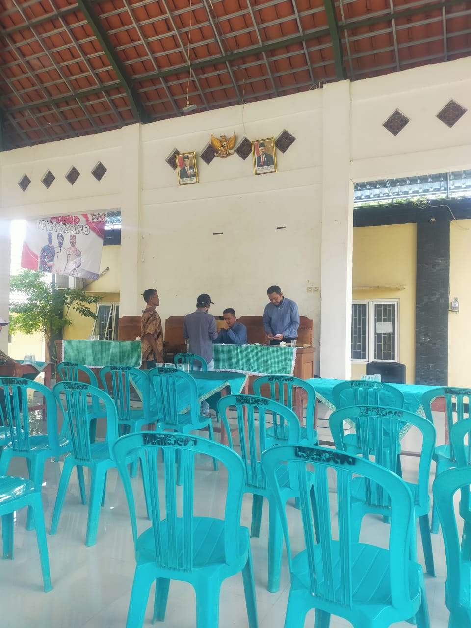 Pembayaran Insentif RT/RW Desa Dander Yang Bersumber Dari BKK Kabupaten Bojonegoro Tahun 2022