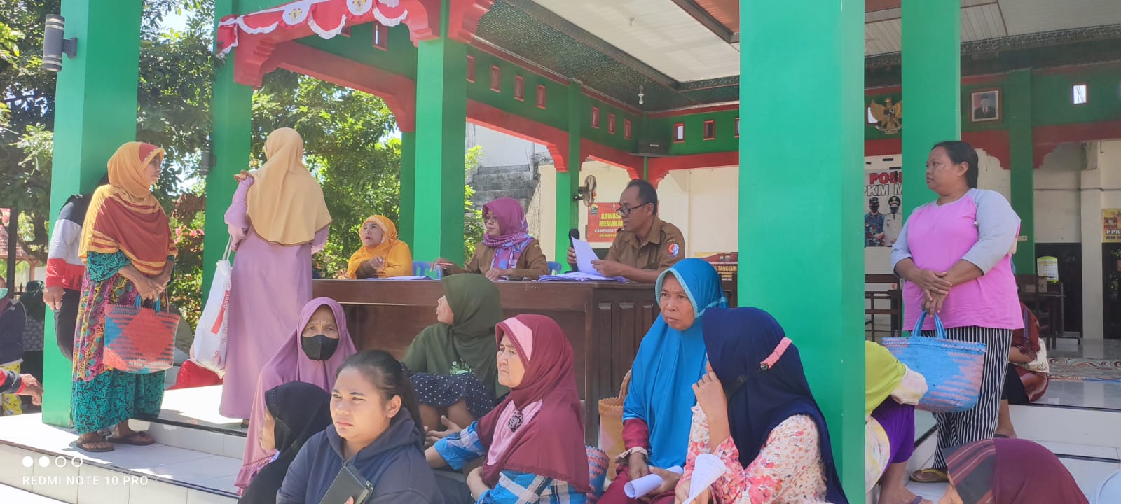 Pendistribusian Bantuan Pangan Non Tunai Di Desa Dander