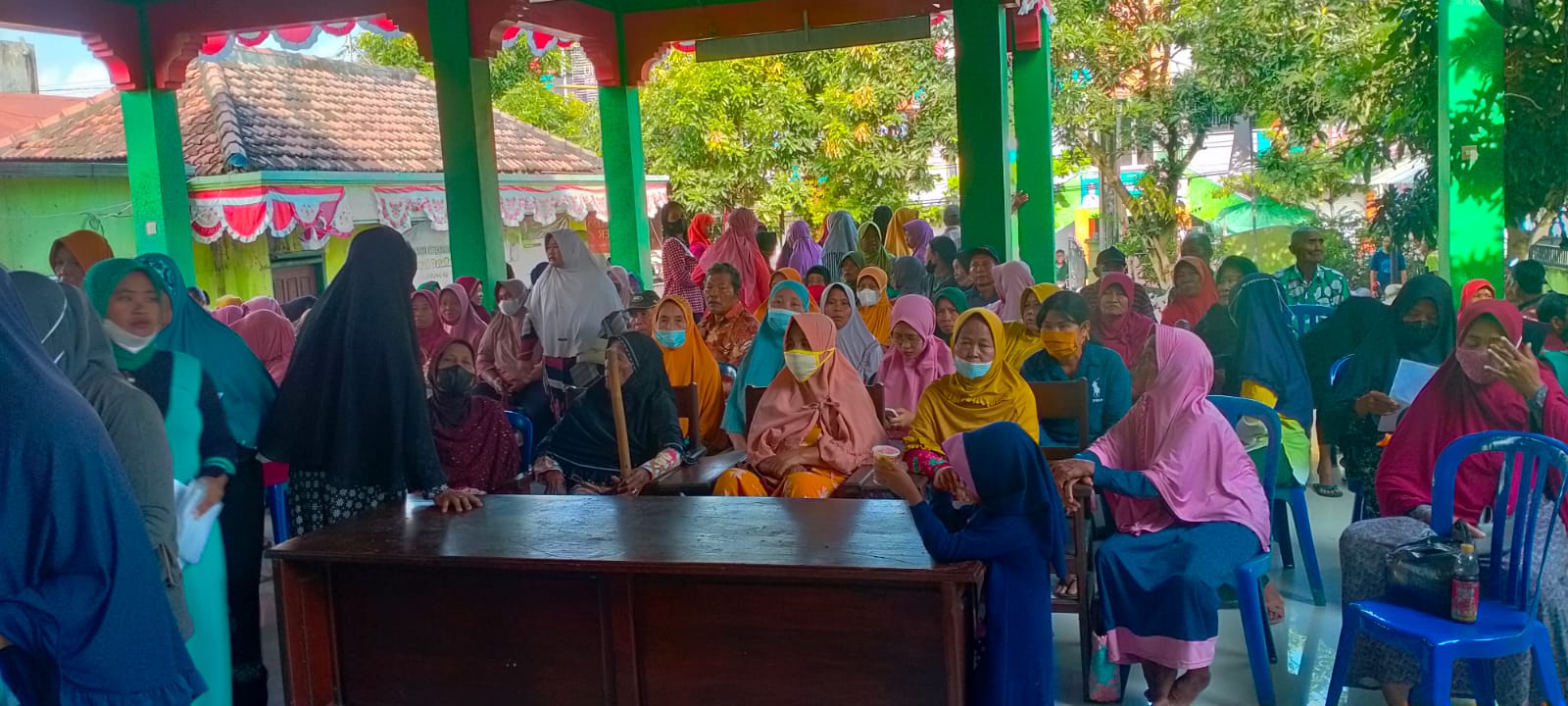 Penyaluran Bantuan Langsung Tunai BBM, Sembako dan PKH Di Desa Dander