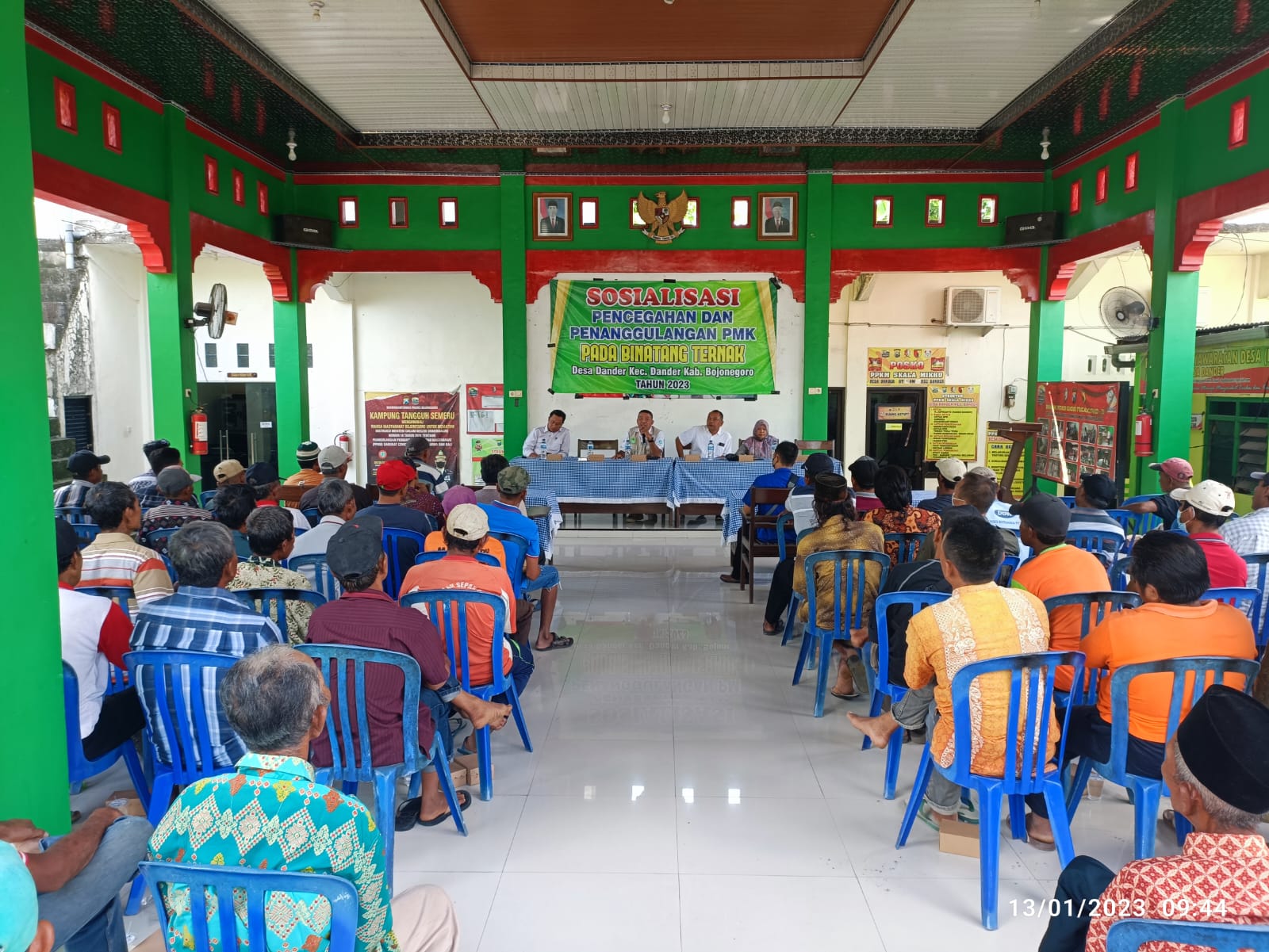 Sosialisasi Pencegahan dan Penanggulangan PMK pada binatang ternak di Desa Dander